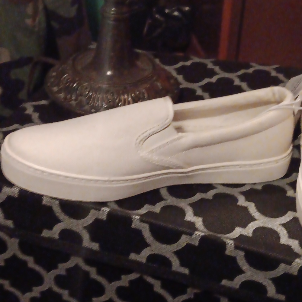 Nwt old navy slip on sneaker with memory foam - Picture 2 of 2